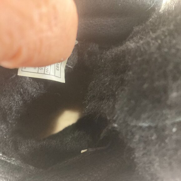 UGG Viki Womens 8.5 Leather Shearling Lace Up Vibram Soles Winter Ankle Boots - Picture 9 of 11